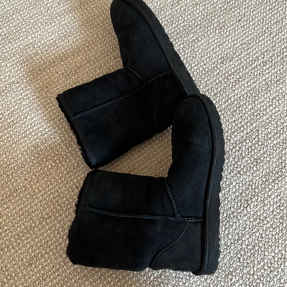 Ugg classic short black boot size 8